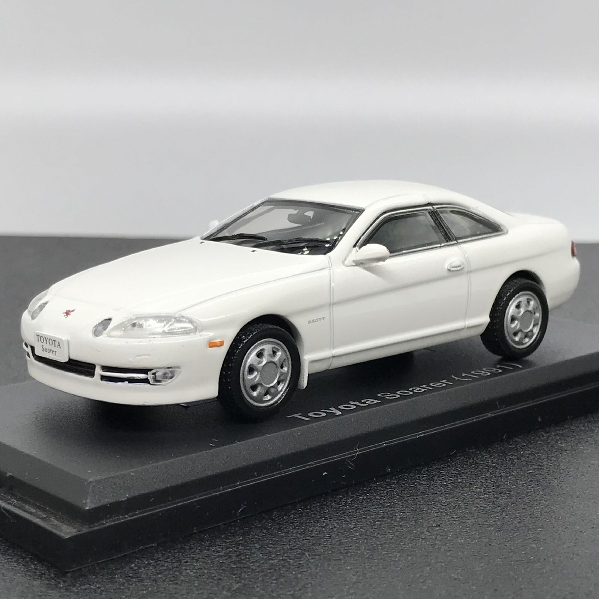 ignition model Soarer ホワイト 1/43 1:43 Toyota Soarer 2.0 (Z10