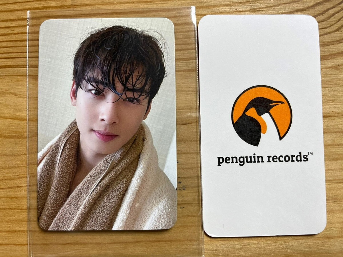 ASTRO - CHA EUN-WOO 2022 OFFICIAL PHOTO BOOK MAGAZINE OFFICIAL MD
