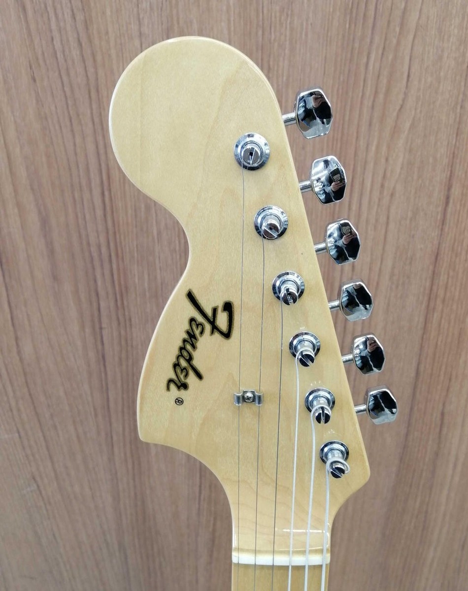 Fender Japan ST68 Stratocaster Left-Hand Guitar Vintage White Made