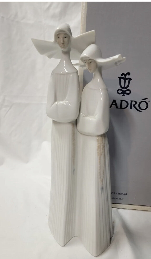Vintage Rare Retired Lladro Two Nuns in White Porcelain Figurine