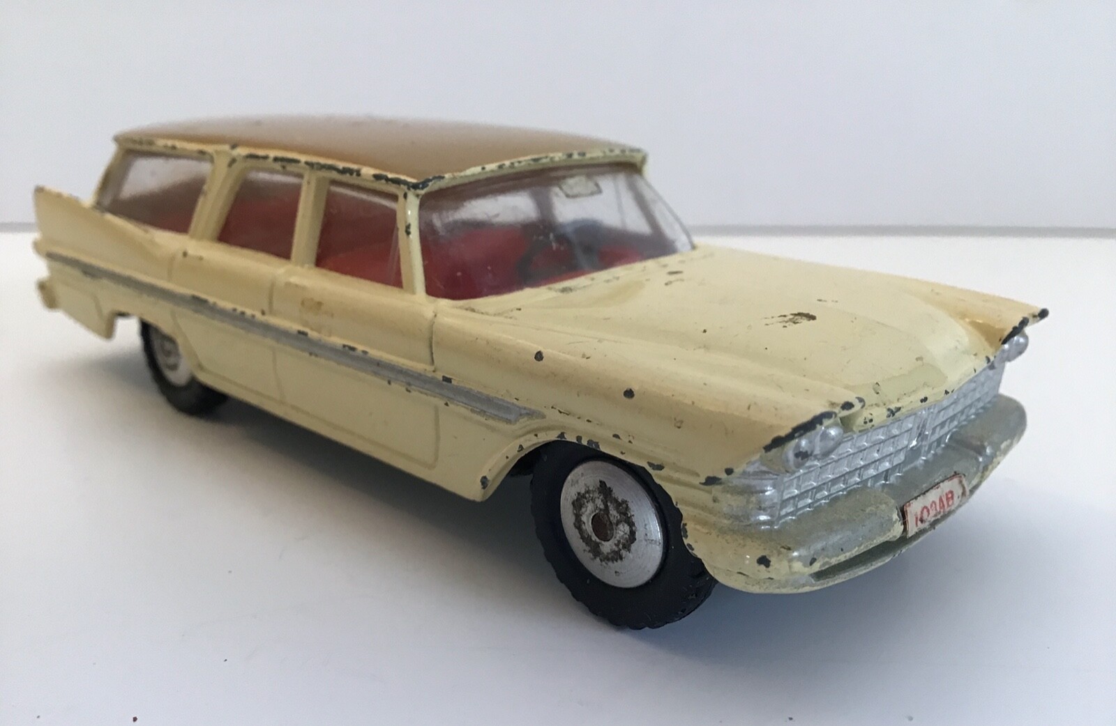 Corgi 219, Plymouth Suburban - Free Price Guide & Review