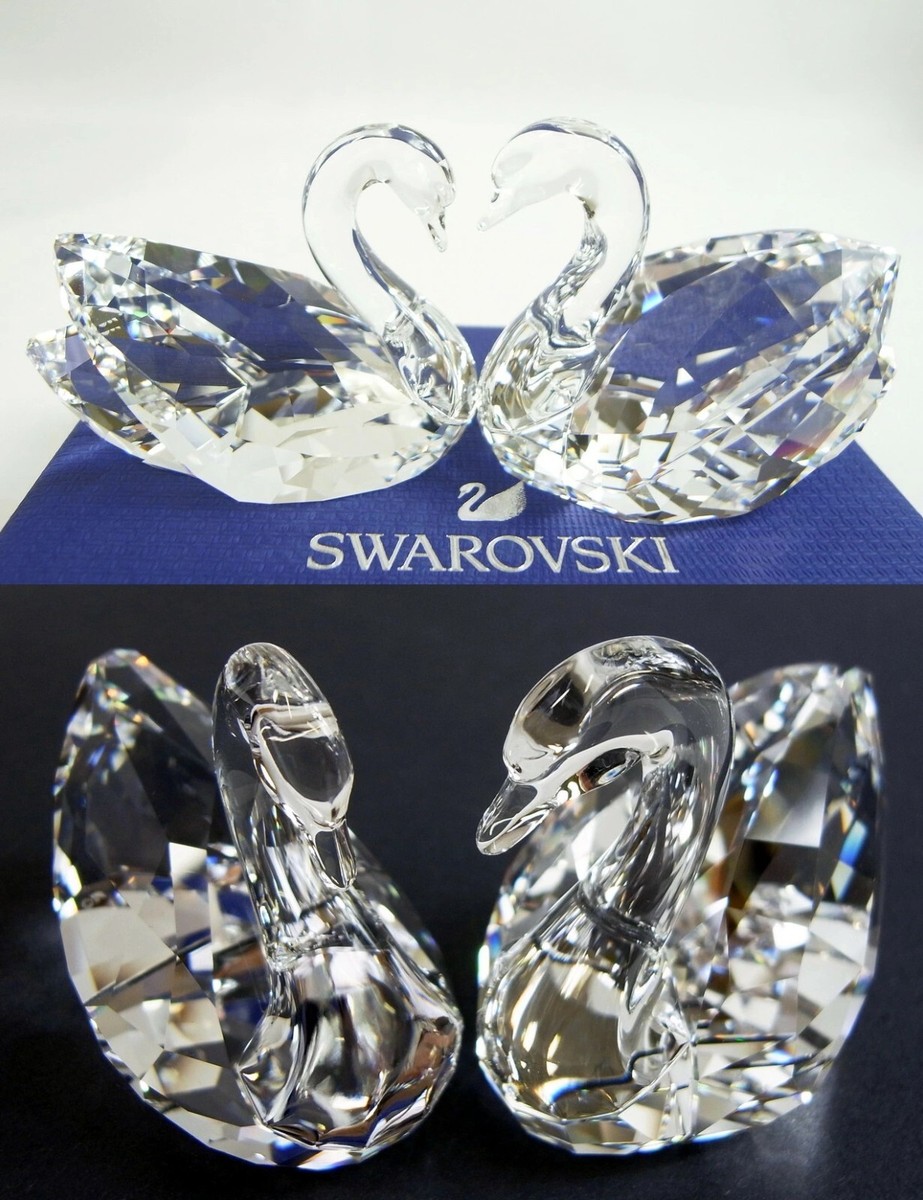 New in Gift Box SWAROVSKI 5493713 Feathered Beauties Swan Couple