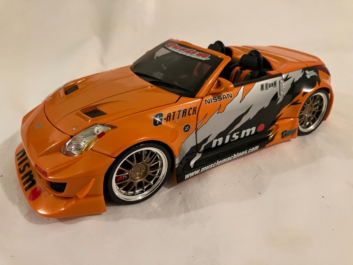 Muscle Machines 2004 Nissan 350Z conv 1/18 Orange, Black, Silver