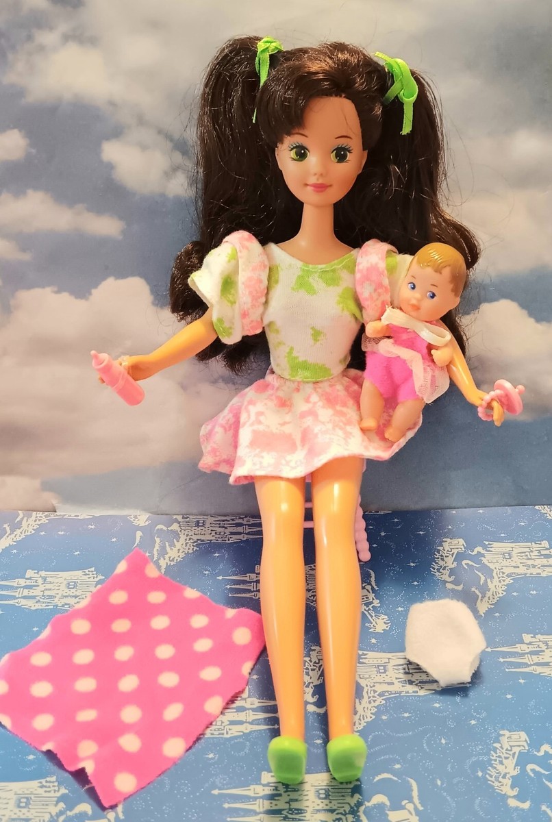 Rare Vintage Babysitter Courtney Barbie Doll #9434 W/Baby, Bottle
