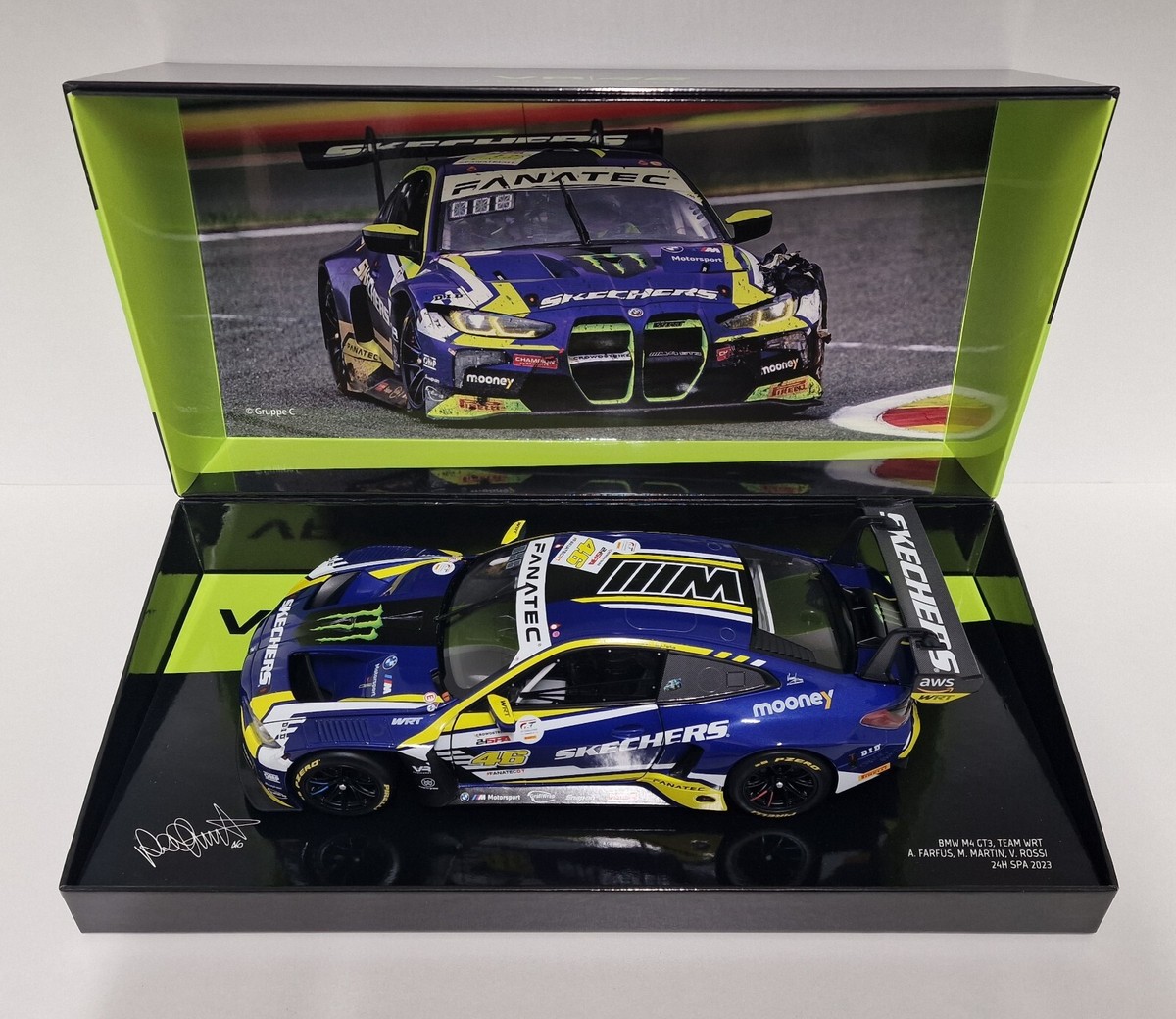 Minichamps 1:18 Die Cast Model Car Valentino Rossi Bmw M4 Gt3 24h