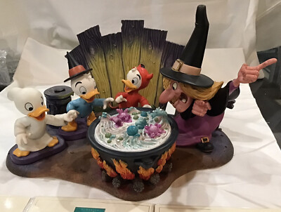 Disney WDCC TRICK OR TREAT Brewing Witch Hazel Ducks Base COA