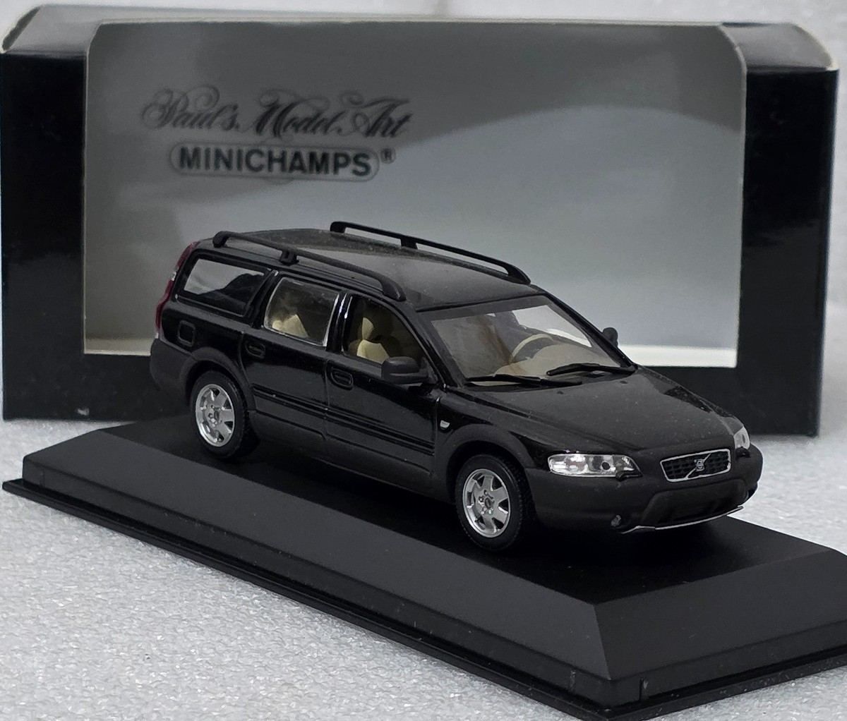 Volvo V70 XC Cross Country 2000 Black 1:43 Minichamps 430171270
