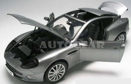 Aston Martin Vanquish v12 Diecast BOND 007 1:18 Diecast Model Car