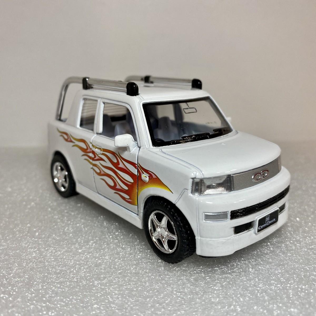 Kinsfun KT4007 Toyota bB / Scion Open Deck 1/34 Scale Diecast
