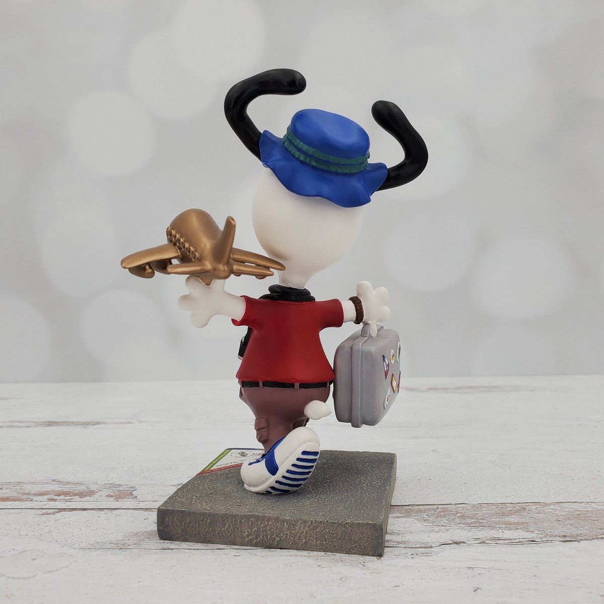 Westland Peanuts On Parade Snoopy World Traveler Resin Snoopy