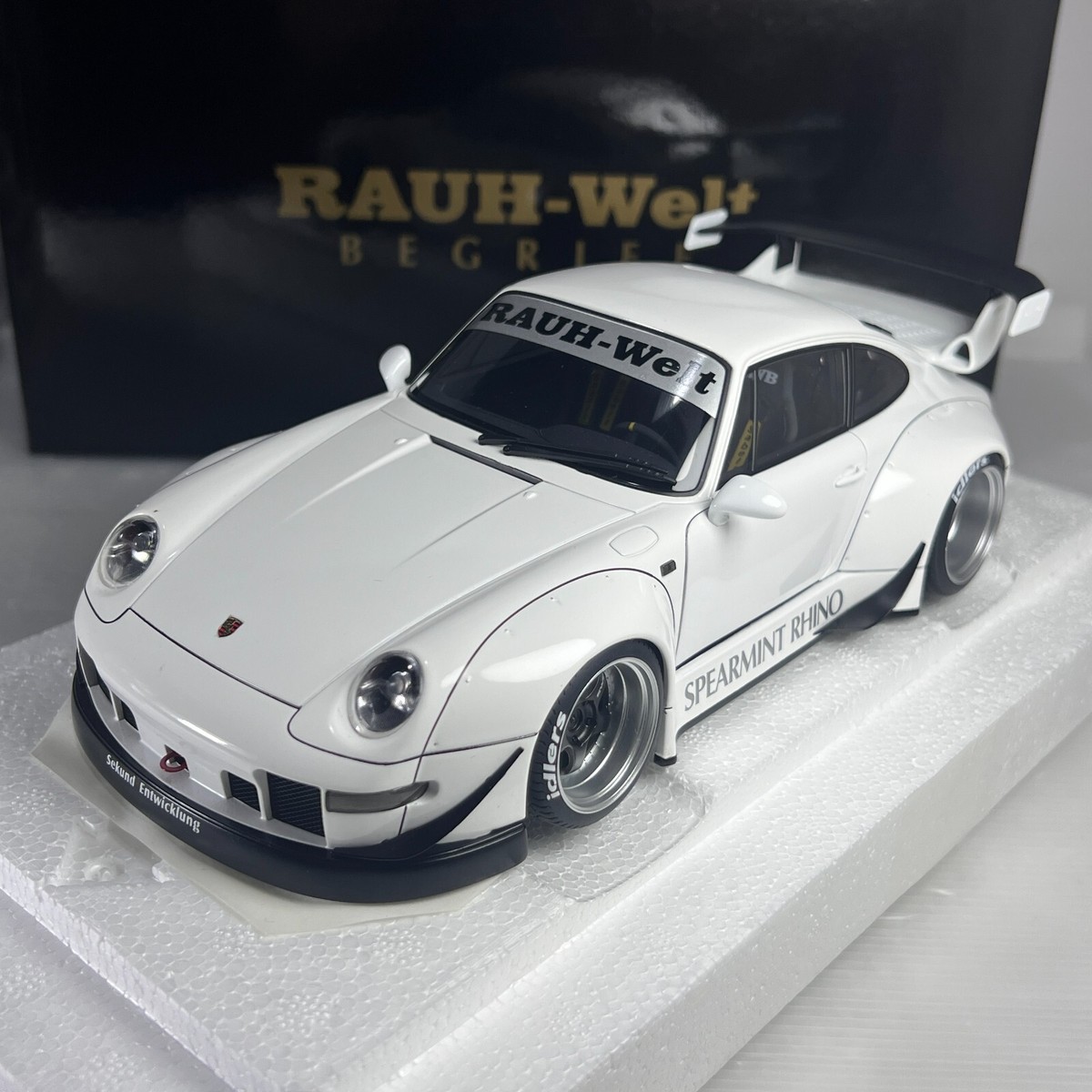 1/18 Autoart Porsche 993 RWB White/ Gun Grey Wheels 78150 | eBay