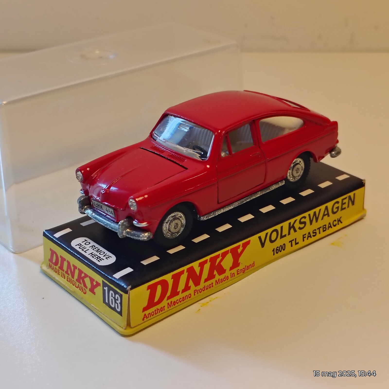 Dinky 163, Volkswagen 1600 TL Fastback - Free Price Guide & Review