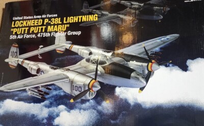 JSIJS International 1:18 Scale Lockheed P-38L Lightning 
