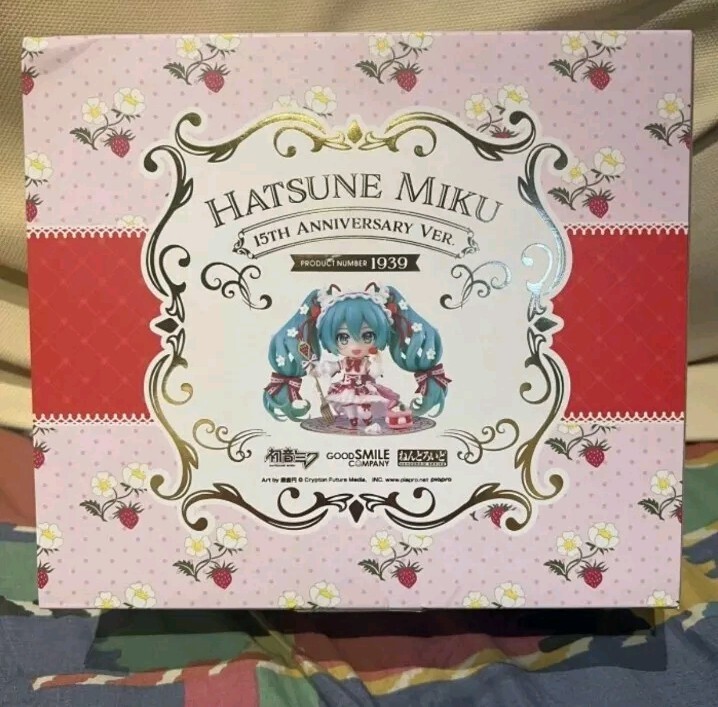 Nendoroid Hatsune Miku 15th Anniversary Ver. Authentic Dent Box | eBay