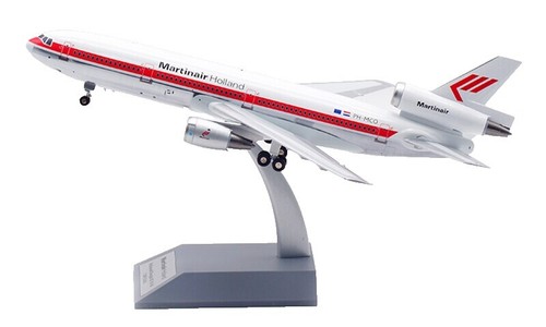 MCDONNELL DOUGLAS DC-10-10 PAN AM N62NA W/STAND - INFLIGHT 200