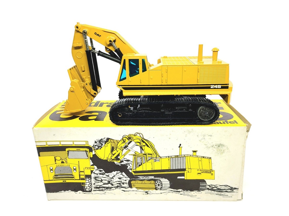 Caterpillar Cat 245 Front Shovel - NZG 1:50 Scale Diecast Model