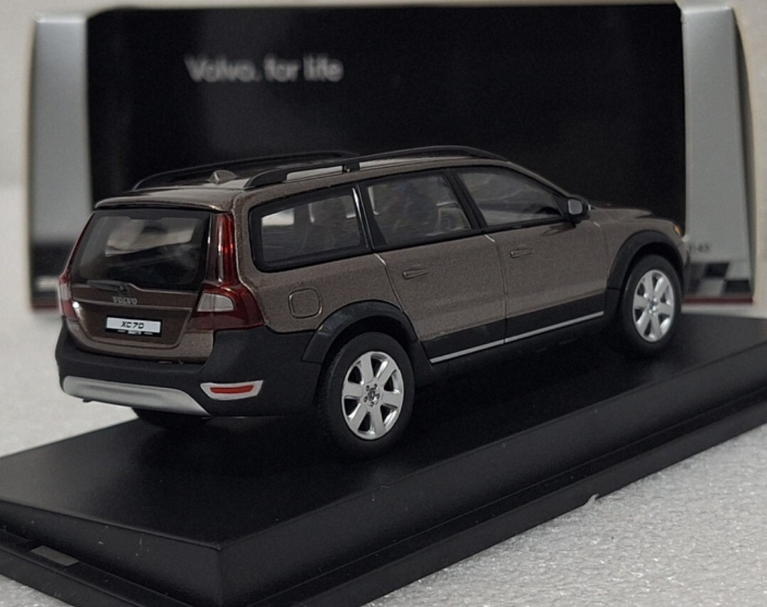 Volvo XC70 4x4 2007 Brown Met 1:43 Motorart VFL1562 Diecast Model