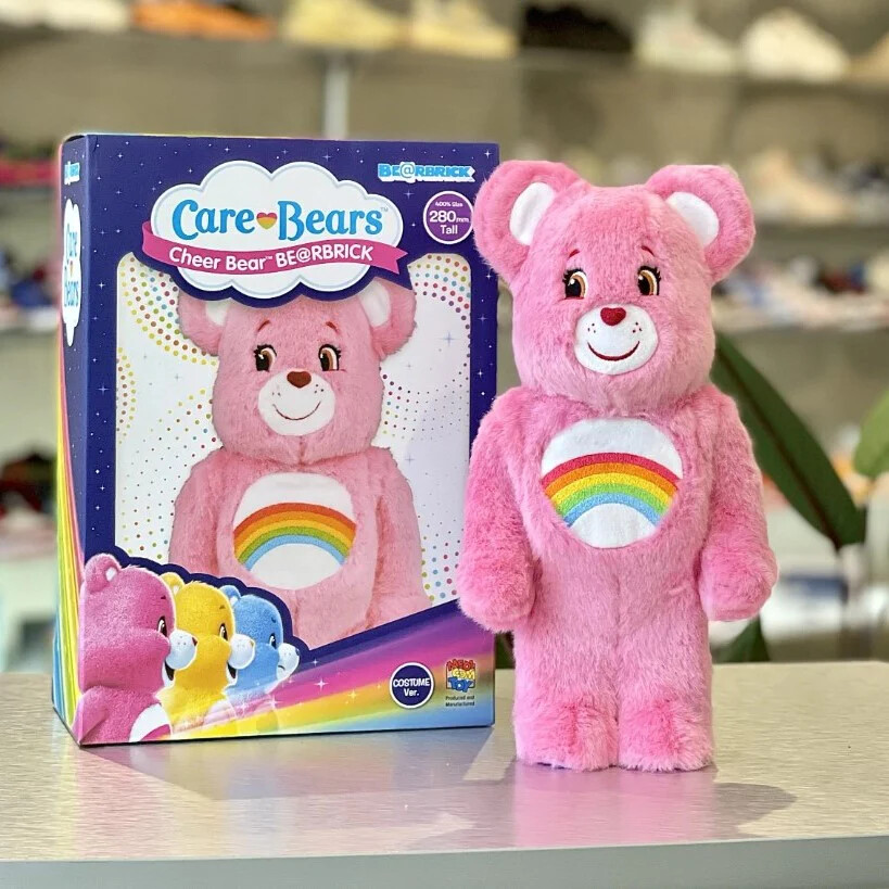 BE@RBRICK Cheer Bear(TM) Costume Ver. 400% Bearbrick Toy Action