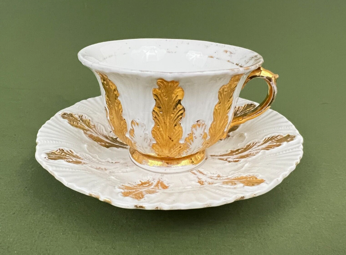 Antique Meissen Gold Gilt Acanthus Leaf Mocha Demitasse Tea Cup