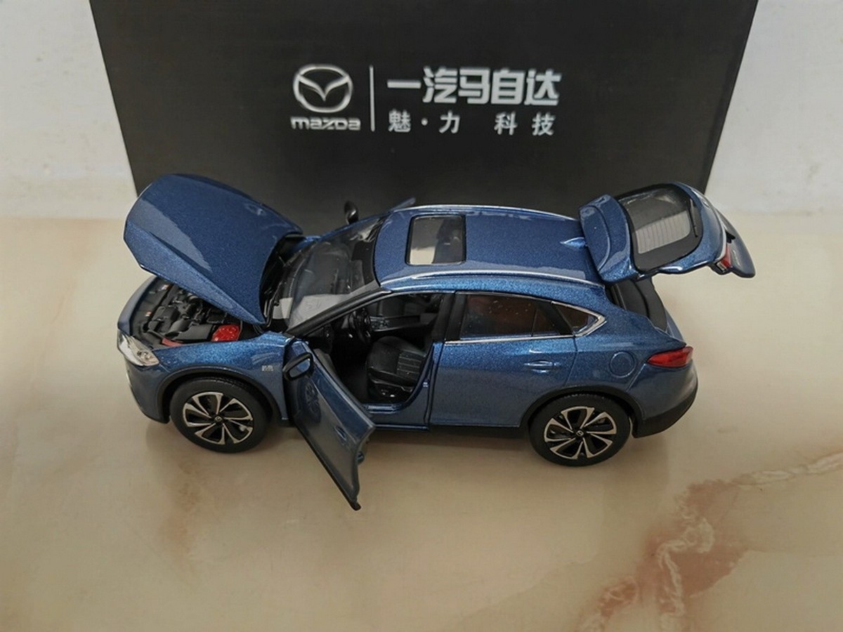 1/32 Scale MAZDA CX-4 2020 Blue Diecast Car Model Toy Collection