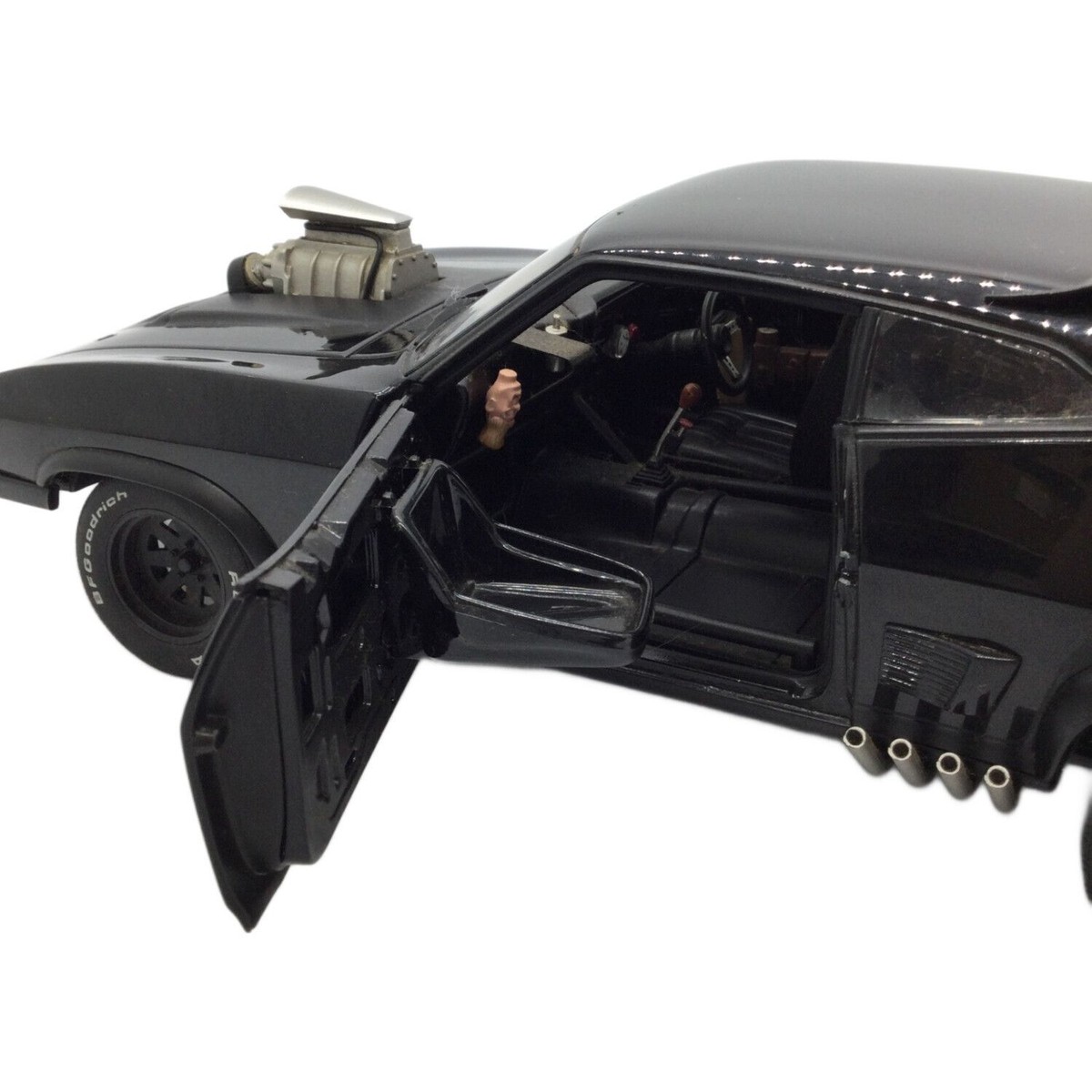 AUTOart MAD MAX 2 The Road Warrior Interceptor 1/18 scale Diecast