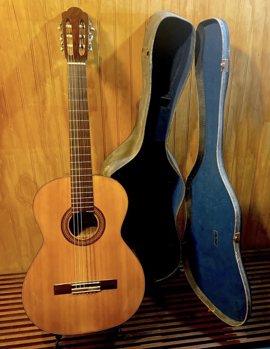 VINTAGE 1968 KISO SUZUKI VIOLIN CO. 19 FRET CLASSICAL GUITAR