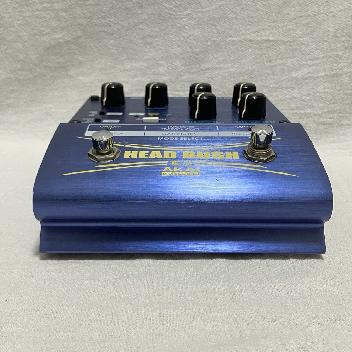 Akai E2 Headrush Delay/Tape Echo and Looper Effects Pedal Tested