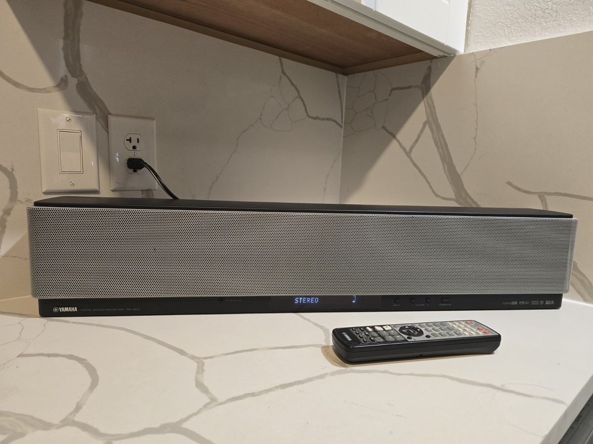 Yamaha YSP-800 Dolby Digital Sound Projector Soundbar W/Remote