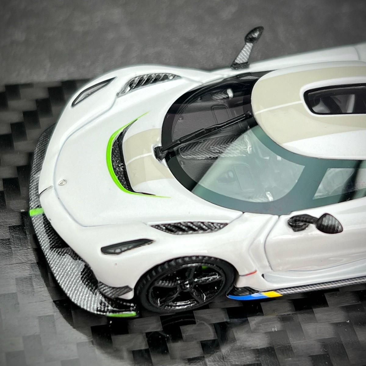 Frontiart 1/64 Koenigsegg JESKO metallic white resin car model
