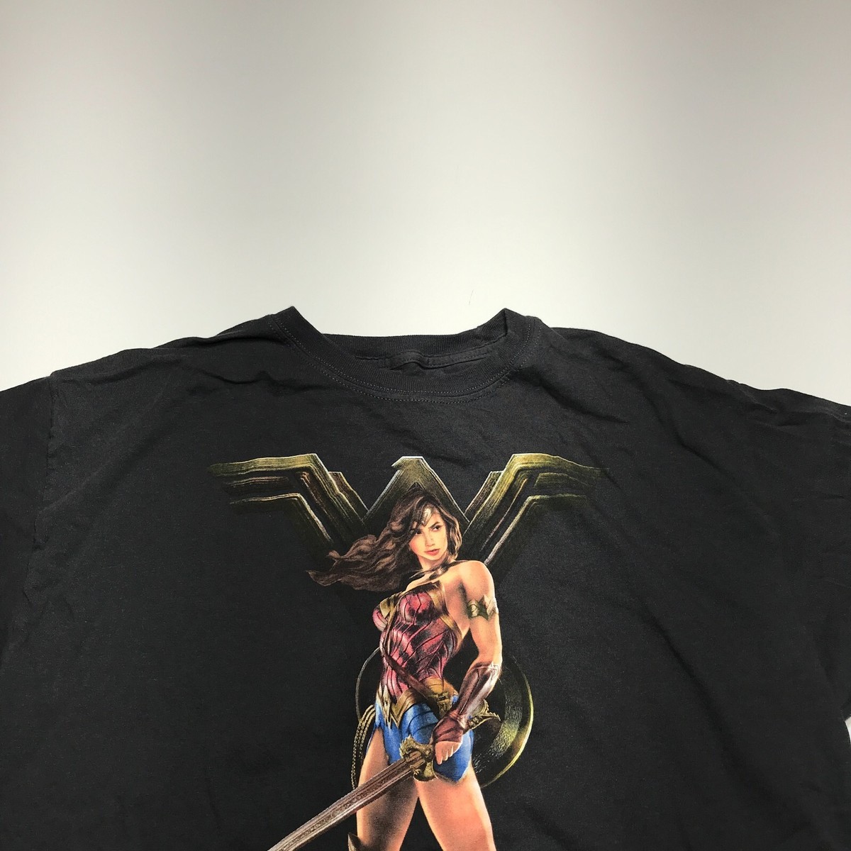 Wonder Woman T-Shirt Mens Size L (42/44) Graphic Short Sleeve Gray