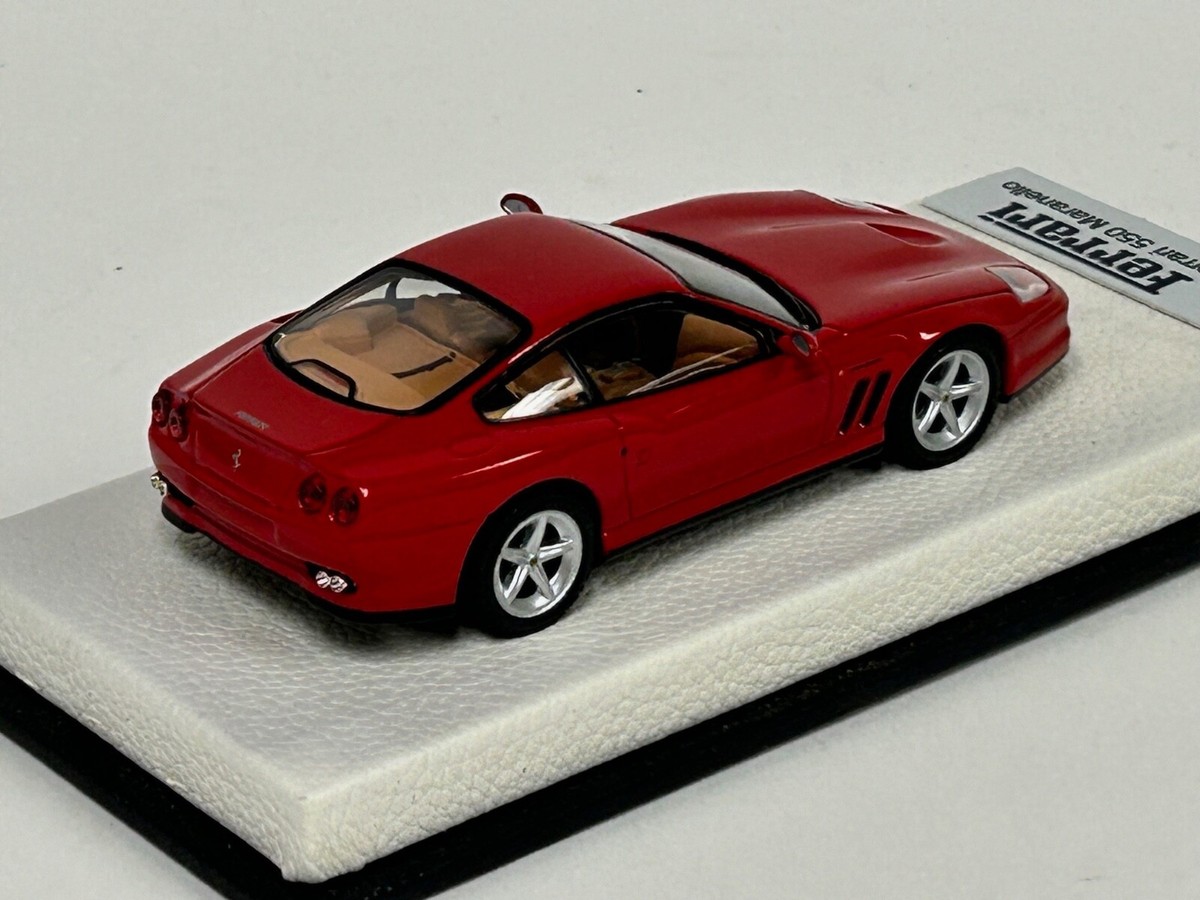 1/43 Ferrari 550 Maranello in Red from 1996 on Leather base JPN43