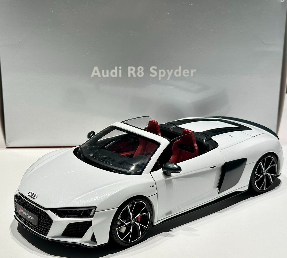 1/18 Audi R8 V10 Spider Metallic White by Kengfai / Autoart