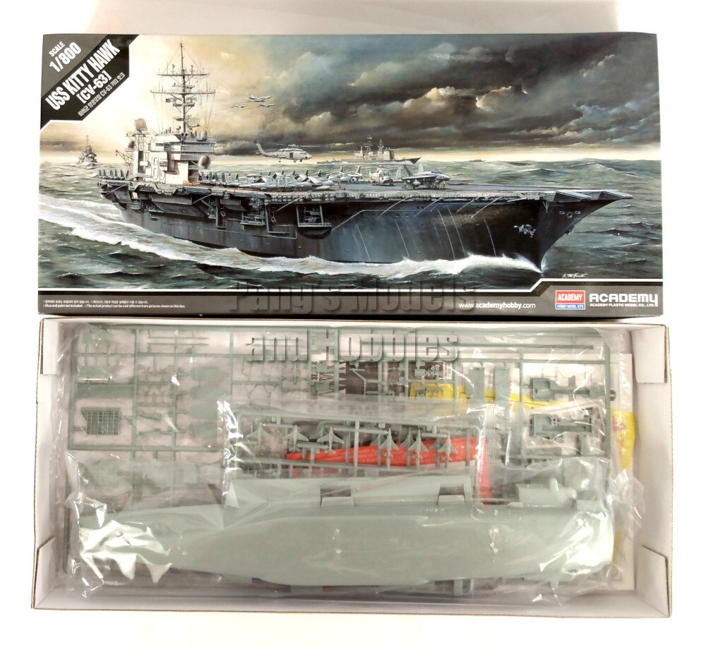USS Kitty Hawk CV-63 Carrier US NAVY 1/800 Scale Plastic Model Kit