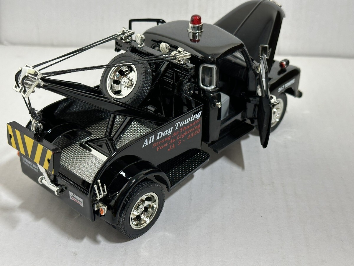 JADA SHOWROOM 1953 CHEVY WRECKER TOW TRUCK BLACK 1:24 DIECAST