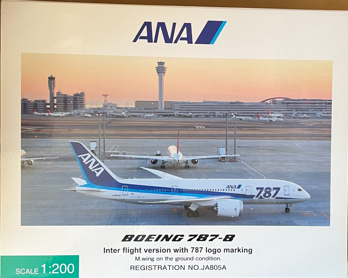 SALE! 1/200 HOGAN ANA Boeing 787-8 JA805A With RWY display base