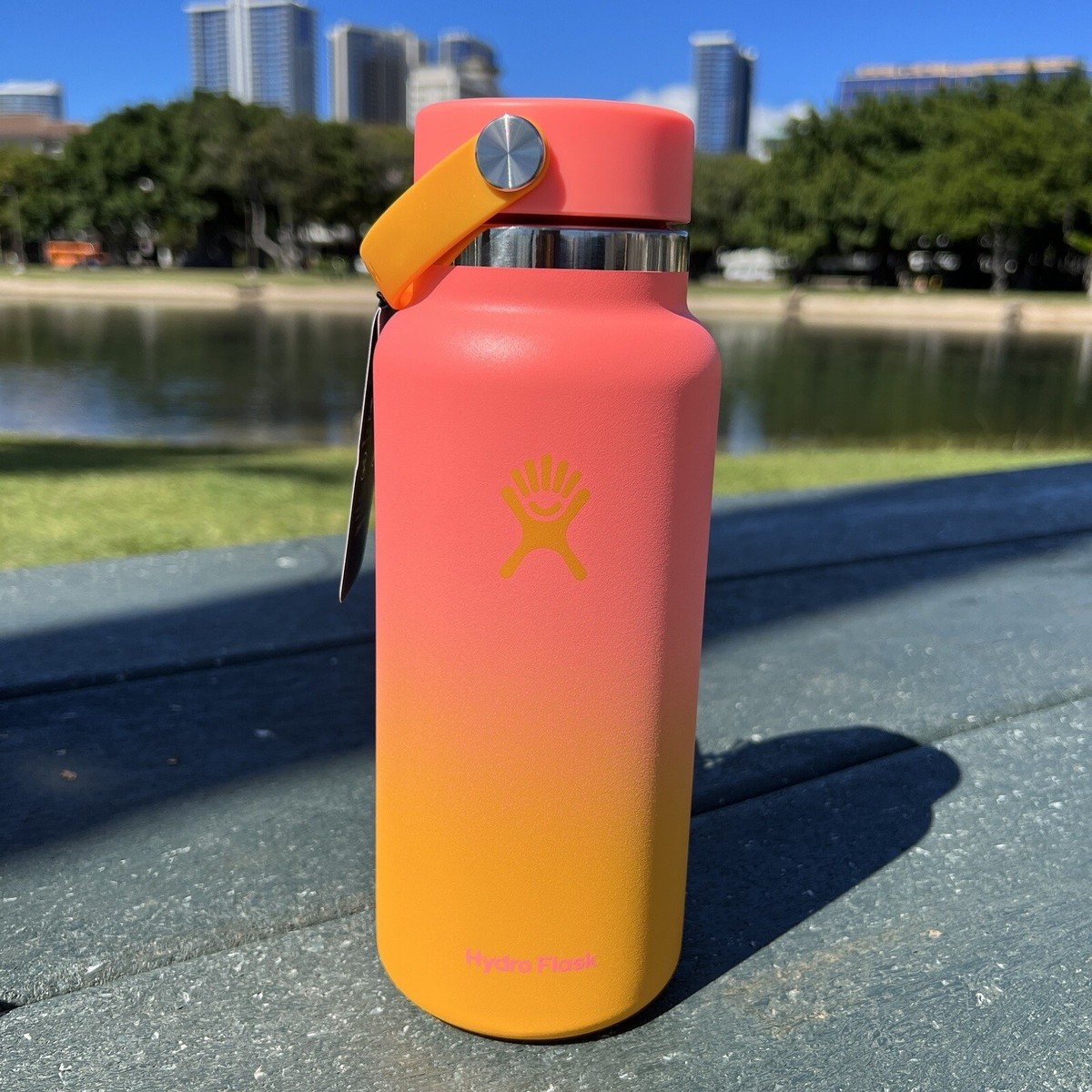 Hydro Flask Hawaii Limited Edition 32 oz 946 ml Hibiscus Ombré