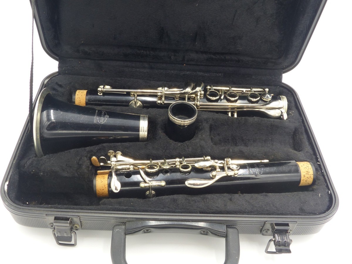 EVETTE (BUFFET) STUDENT PLASTIC Bb CLARINET (EQUIVALENT TO BUFFET