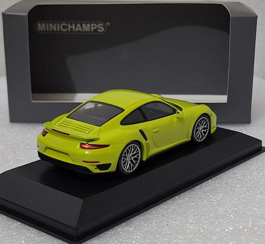 Porsche 911 (991) Turbo S Lemon Green 1:43 Minichamps 1 of 200 PCS