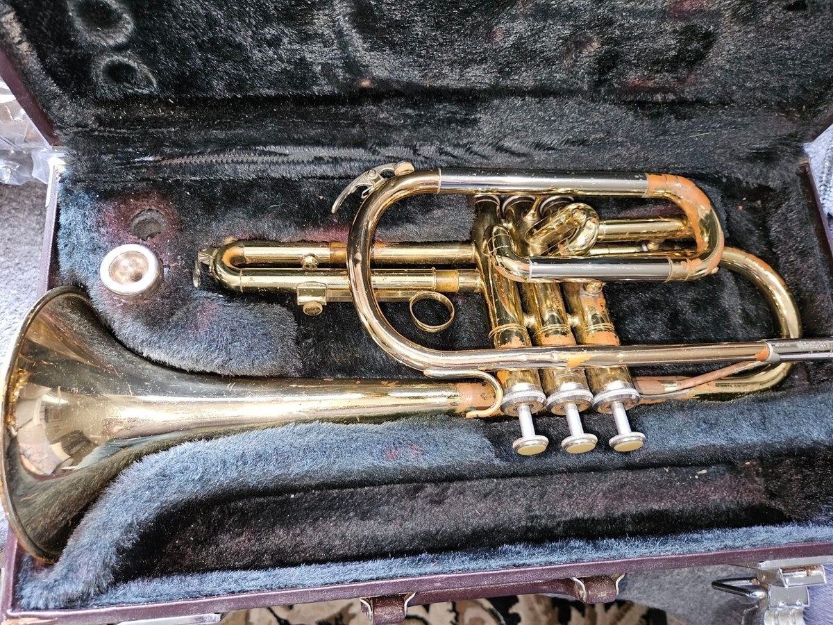 Yamaha YCR-2310 cornet with case and mouthpiece. Japan. Fair