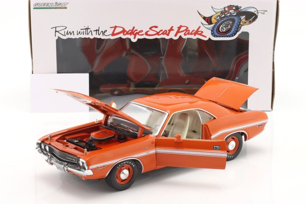 1970 DODGE CHALLENGER R/T 1/18 scale DIECAST CAR GREENLIGHT 13630