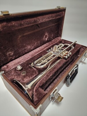 YAMAHA YTR-2320ES Trumpet Silver with HardCase Musical instrument