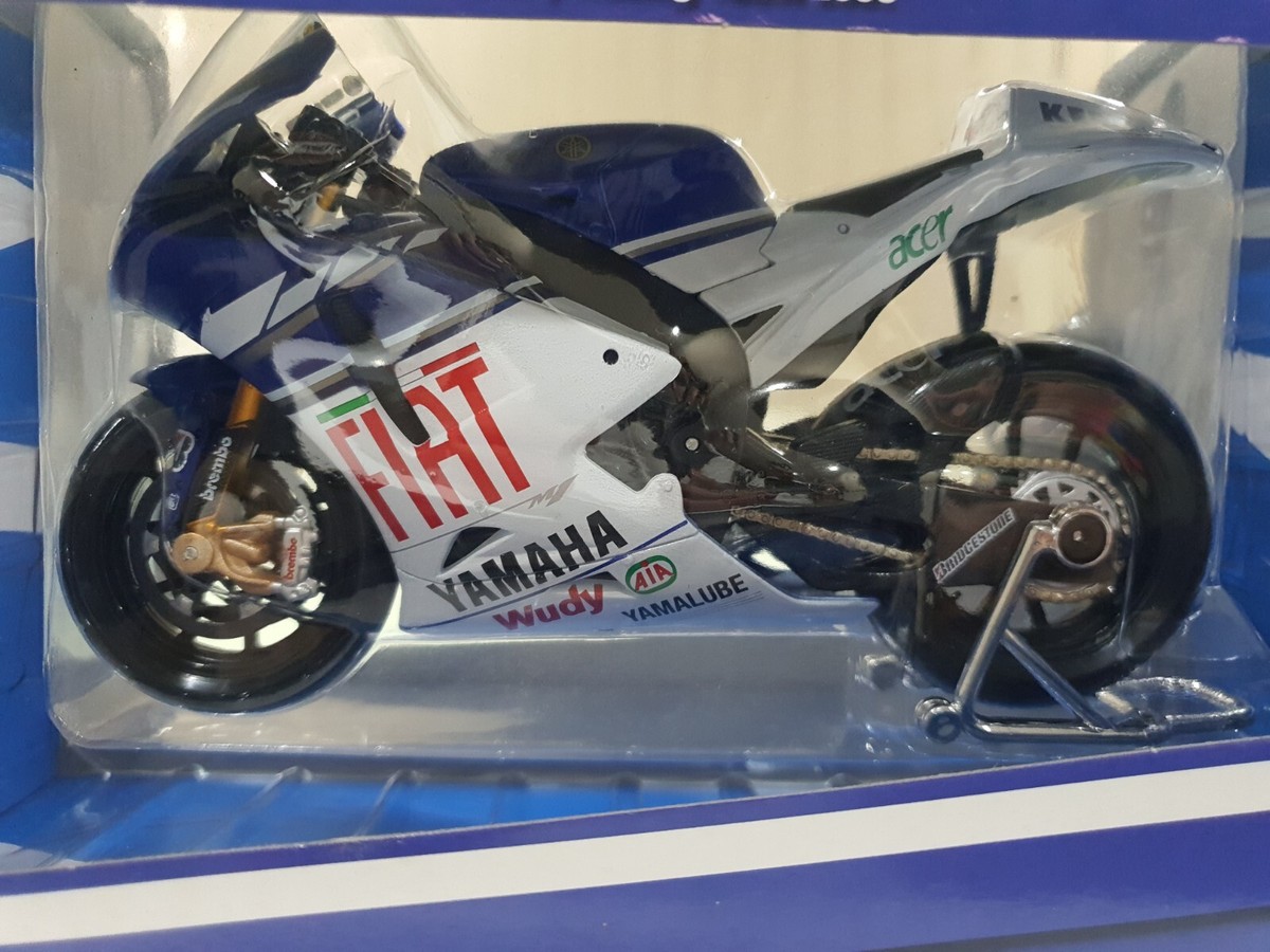 Maisto 1:10 Yamaha Factory Racing Team 2008 Valentino Rossi #46
