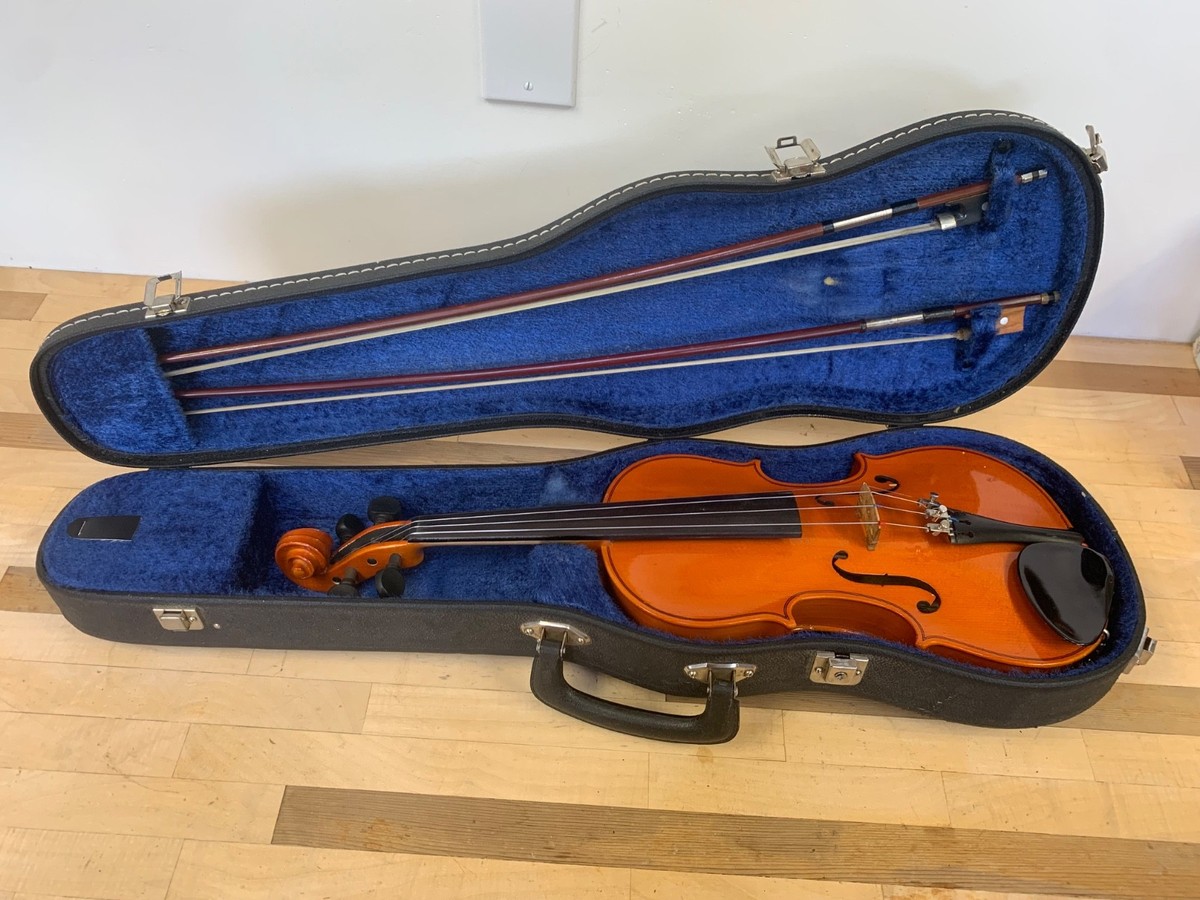 Kiso Suzuki Violin 3/4 Size, Antonius Stradivarius 1720 Copy, Anno