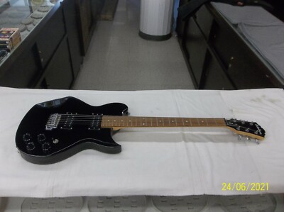 Washburn WI14 Electric Guitar BLACK WITH GIG BAG | eBay