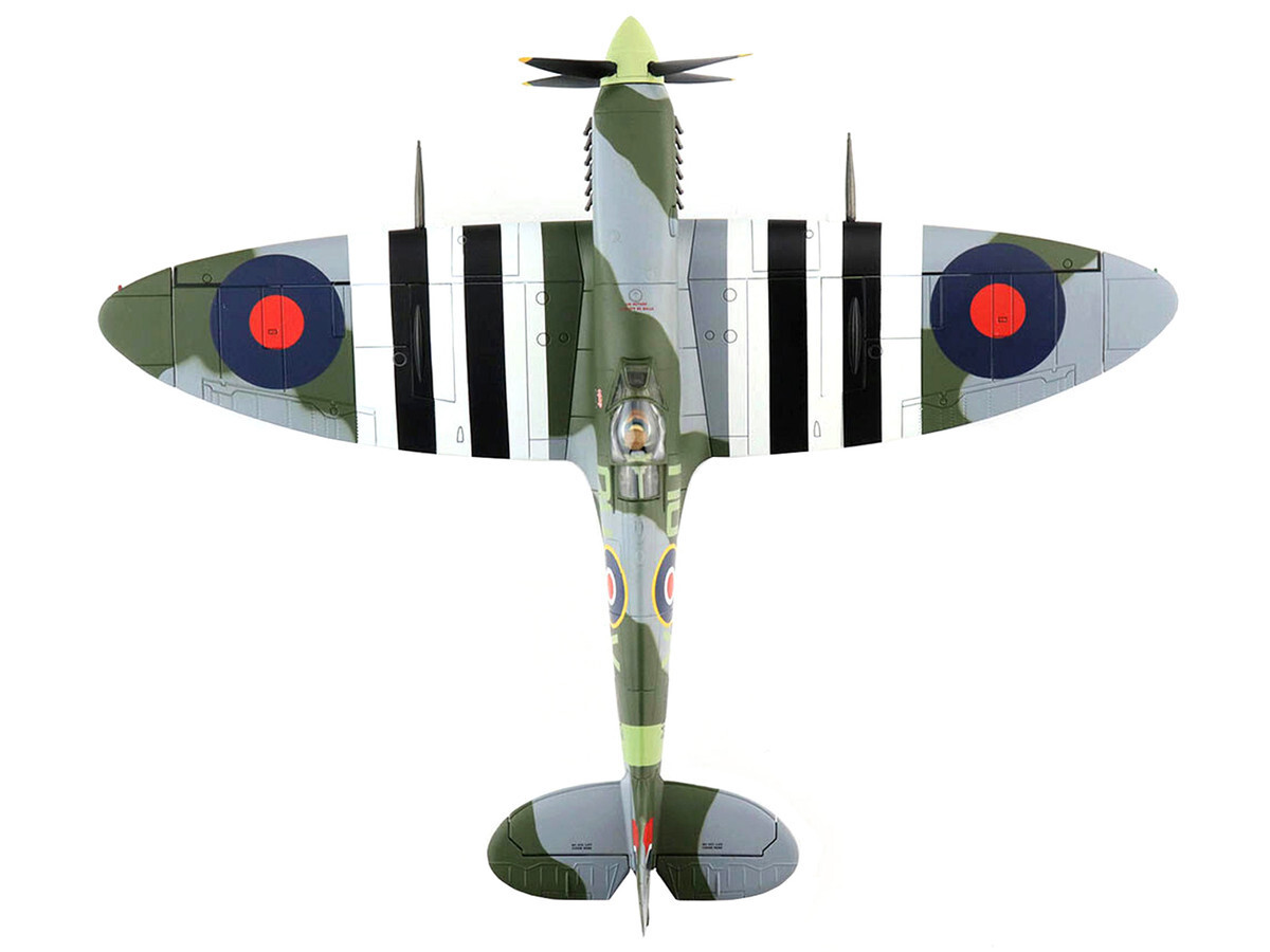 Hobby Master Supermarine Spitfire MK.IXE Fighter Aircraft 