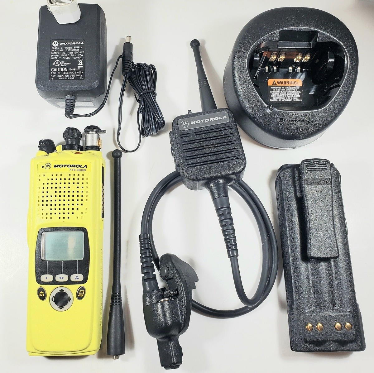 MOTOROLA XTS5000 700 800 MHz P25 Digital Police Fire RADIO
