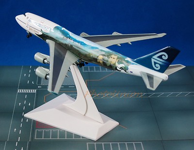 Dragon Wings Air New Zealand B747 1:400 Model Lord of the Rings