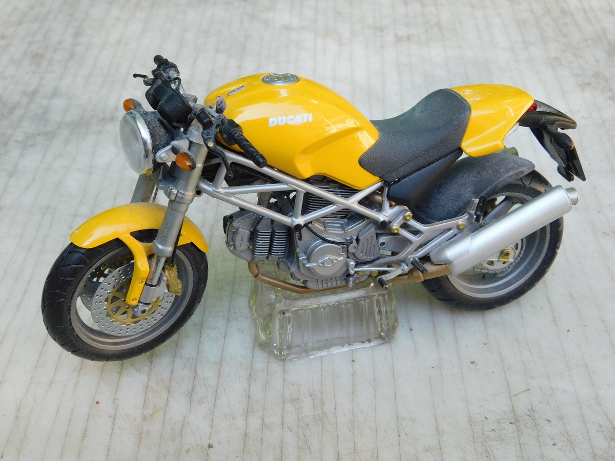 Ducati Monster Air Cooled Yellow MINICHAMPS 1 12 - 122120102 for
