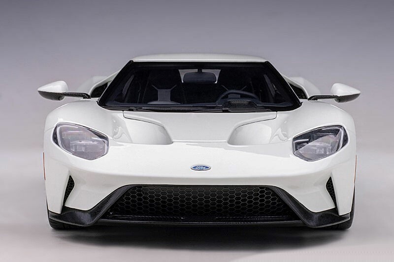 1/18 Ford GT Frozen White 2017 Composite Model Car By Autoart