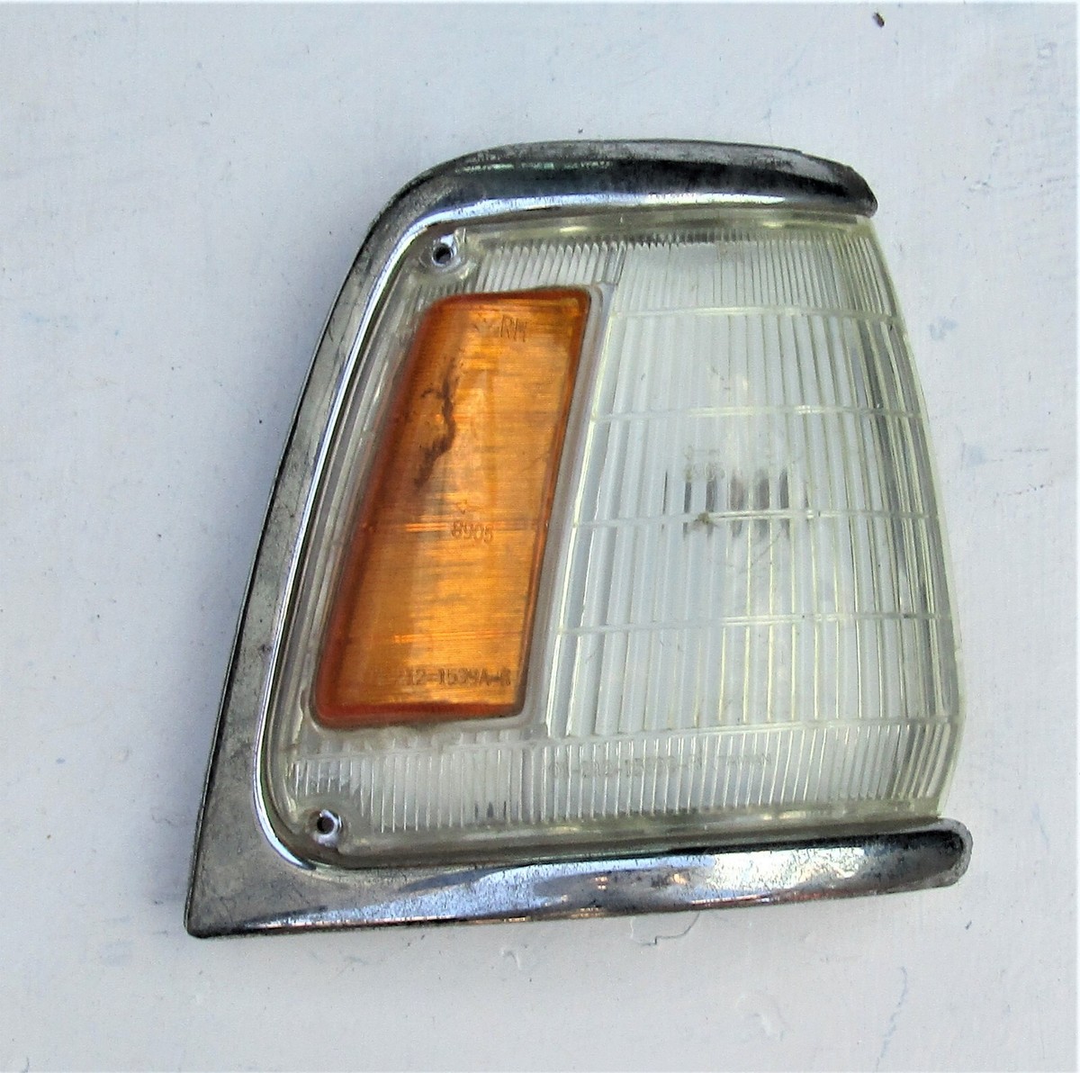 Toyota Hilux YN85 2WD Model 1989 94 Front Corner Turn Light Lucid